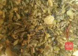 Illustration of making sauerkraut and shredded pork noodles 2