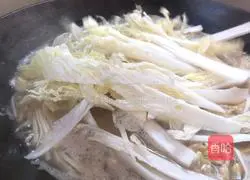 Illustration of how to make egg and pork liver noodles 11