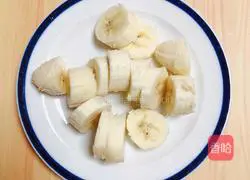 Illustration of how to make kiwi soy milkshake 3