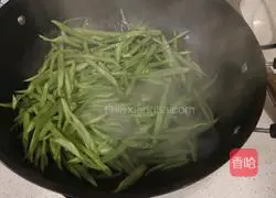 Illustration of how to make lentil braised noodles 14