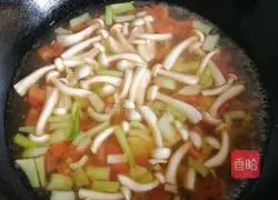 Illustration of how to make vegetable and mushroom soup for weight loss 6