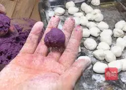 Illustration of how to make sweet-scented osmanthus and purple sweet potato glutinous rice balls 6