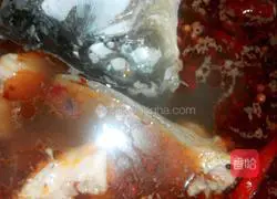 Illustration of how to make spicy boiled fish fillets 11