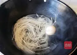 How to make shrimp and egg noodles Illustration 4