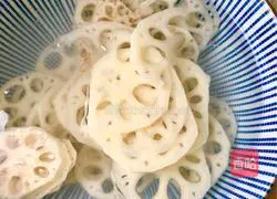 Illustration of how to change lotus root slices/red lotus root slices/dragon fruit lotus root slices 5 