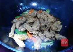 Illustration of how to make pork slices 15