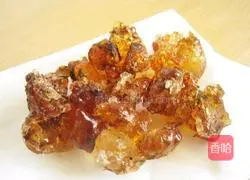 Illustration of how to make milk and papaya stewed with peach gum 1