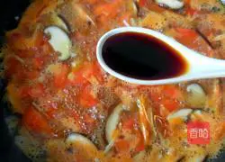 Illustration of how to make shrimp and mushroom soup with tomato sauce 15