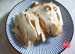 Fresh Matsutake Chicken Soup Illustration 8