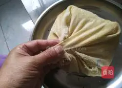 Illustration of how to make golden cakes 11