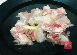 Cordyceps Spare Ribs and Lotus Root Soup Recipe Illustration 2