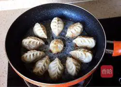 Illustration of how to make fried buns 8