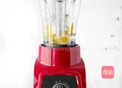 Illustration of how to make pineapple and snow pear juice 2