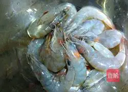 Illustration of how to make tomato sauce prawns 2