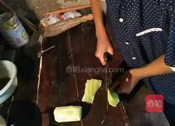 Illustration of how to make cold shredded bamboo shoots 2