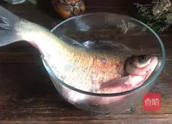 Illustration of how to steam Wuchang fish 1