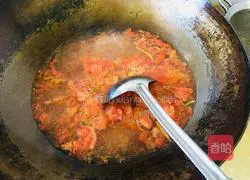 Illustration of how to make sea vegetable, tomato sauce and egg soup 4