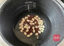 Illustration of how to make red bean, lentil and pig tail bone dehumidification soup (for one person) 4
