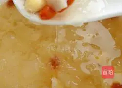 Tremella lily and ginkgo soup recipe 15