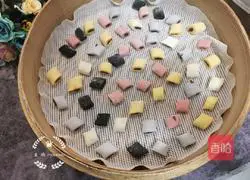 Illustration of how to make rainbow bean rolls 13