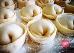 Illustration of how to make spicy cabbage dumplings 14