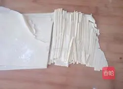 Illustration of how to make tongue noodles 6