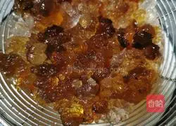 Recipe for Tremella Peach Gum Nourishing and Beauty Soup 5