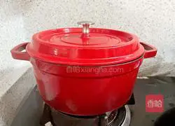 Illustration of how to make fish maw chicken soup 10