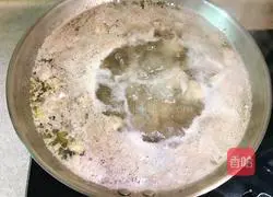 Illustration of how to make sour radish and duck soup 3