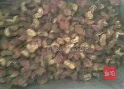 Illustration of how to make spicy stir-fried pork ribs 3