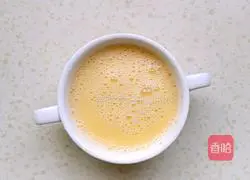 Illustration of how to make egg-filled flower wontons 8