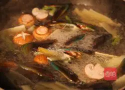 Illustration of how to make Shanhehai Sanxian Noodles 7