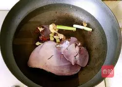 Illustration of how to make boiled pork liver 3