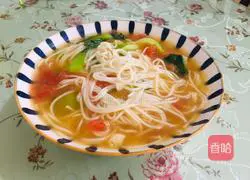 Illustration of how to make tomato and vegetable noodle soup 4