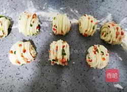 Illustration of how to make red pepper and ham sausage rolls 20