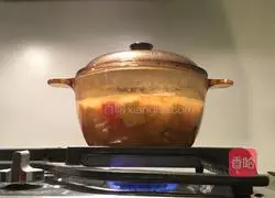 Illustration of how to make braised pork ribs with gordon and fragrant taro 7