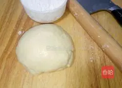 Shredded Pork Hands Illustration of how to roll dough 2