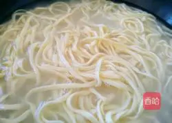 Illustration of how to make tofu braised milk and egg noodles 3