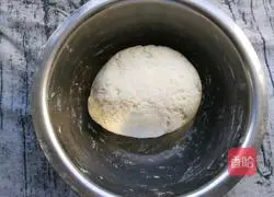 Illustration of how to make scallion pancakes 6