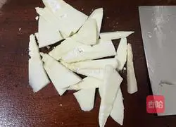 How to make bamboo shoots and clam soup Illustration 2