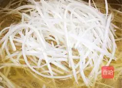 Illustration of how to make scallop and radish soup 7