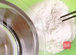 Illustration of how to make noodles with oil 3