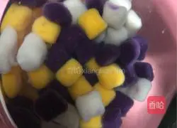 Illustration of how to make sago and taro balls in coconut milk 3