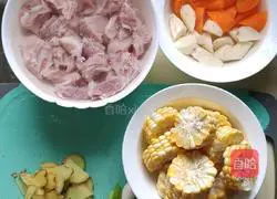 Illustration of how to make pork rib soup 1