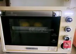 Illustration of how to make purple potato buns 12