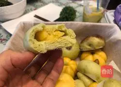 Illustration of how to make fancy custard buns 17