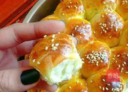 Illustration of how to make money buns 10