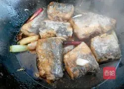 Illustration of how to cook mackerel stew 9