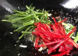 Illustration of how to make fried shredded pork with king oyster mushrooms 14