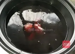 Illustration of how to make Wuwei Shangshan Sour Plum Soup 7